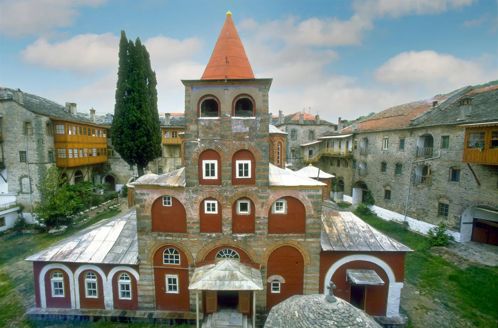 Religious vacations: visit mount Athos the center of Orthodox Christian monasticism